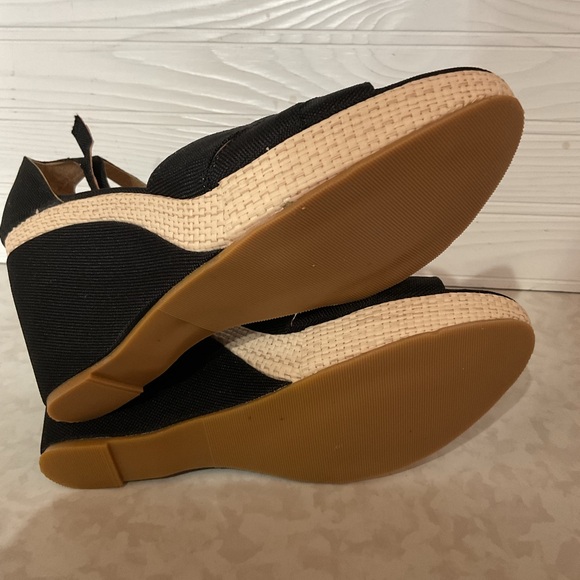 Vittorio D Firenze Elegant Black Wedge Sandals with ankle strap and stars charm - Picture 6 of 6